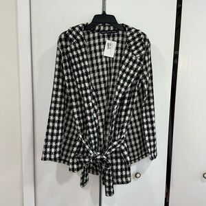NWT houndstooth plaid belted cape coat